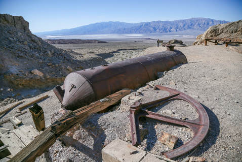 Looking over Boiler into Death Valley